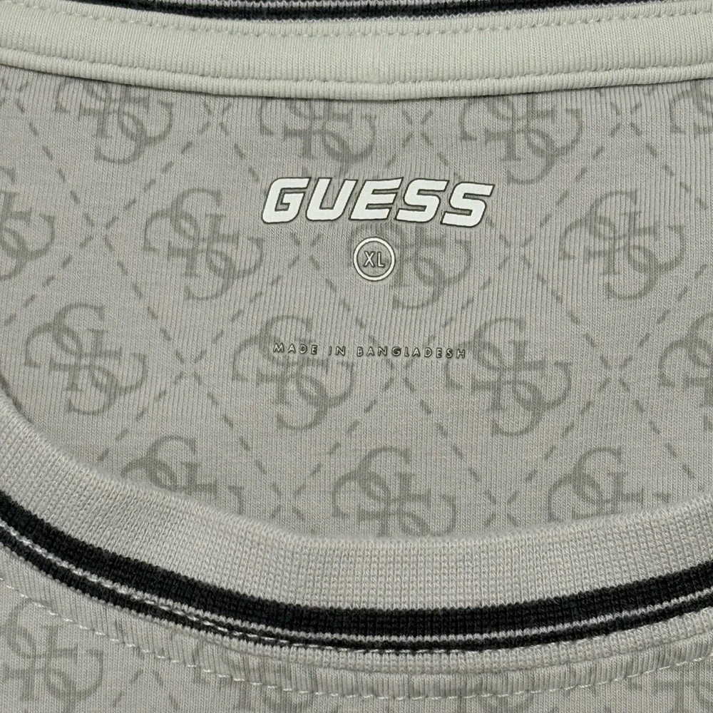 Guess Light Gray Patterned T-Shirt - Picture 5 of 9